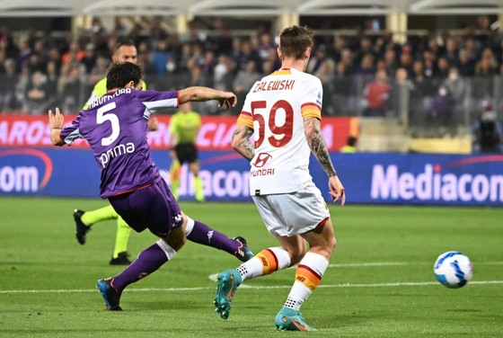 Bonaventura ghi bàn giúp Fiorentina quật ngã AS Roma