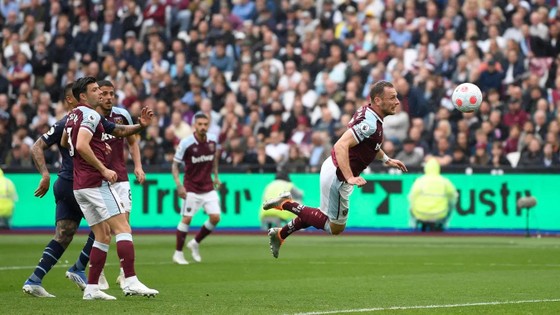 Bowen ghi cú đúp cho West Ham, Man City ngược dòng ngoạn mục ở hiệp 2 ảnh 4