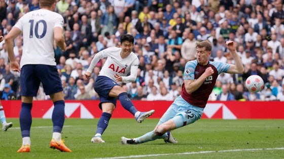 Harry Kane sút thắng phạt đền giúp Tottenham trở lại top 4 ảnh 3