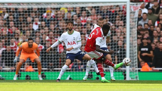 Partey, Jesus và Xhaka giúp Arsenal quật ngã Tottenham khi Harry Kane ghi cột mốc 100 ảnh 1