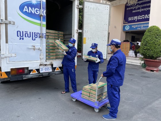 Angkormilk, trao tặng 48.000 sản phẩm cho người dân campuchia ảnh 1