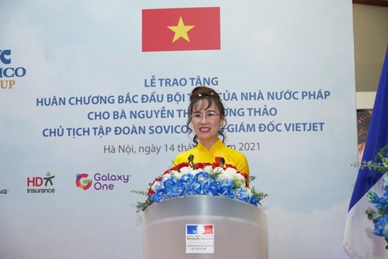 Bà Nguyễn Thị Phương Thảo nhận Huân chương Bắc đẩu bội tinh của Pháp ảnh 1