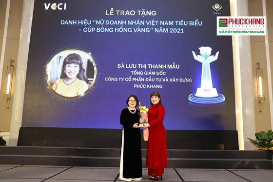 CEO Phúc Khang đạt danh hiệu “Nữ doanh nhân Việt Nam tiêu biểu – Cúp Bông hồng vàng” 2021 ảnh 1