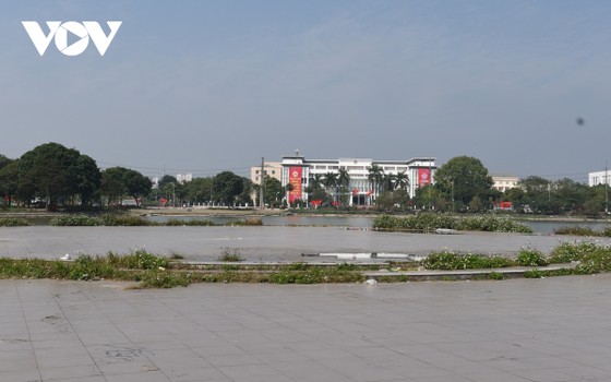 Công viên ở Hà Nội bị bỏ hoang, xuống cấp biến thành vườn rau giữa khu đô thị Việt Hưng ảnh 1