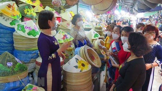 Chợ Đông Ba - điểm đến du lịch truyền thống hấp dẫn ở Thừa Thiên-Huế hình ảnh 3 Cho Dong Ba - diem den du lich truyen thong hap dan o Thua Thien-Hue hinh anh 3