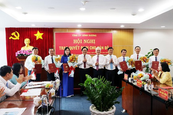 Bình Dương điều động, bổ nhiệm nhiều cán bộ chủ chốt ảnh 1