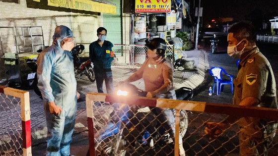 Phát hiện vi phạm quy định phòng chống dịch, người dân có thể phản ánh qua tổng đài 1022 ảnh 1