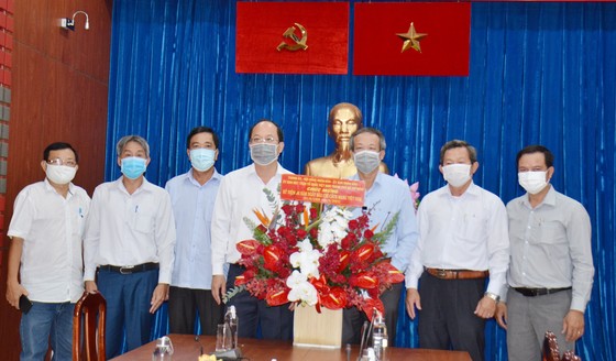 Lãnh đạo TPHCM thăm Báo Sài Gòn Giải Phóng ảnh 3