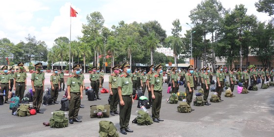 Tăng cường 250 học viên an ninh nhân dân chi viện tỉnh Bình Dương, Long An chống dịch ảnh 1