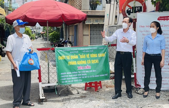 Ghi nhận sự đóng góp của người dân tham gia tự quản chốt bảo vệ 'vùng xanh' ảnh 6