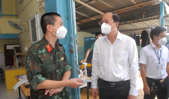 Phó Bí thư Thành ủy TPHCM Nguyễn Hồ Hải: Phải đảm bảo F0 tại nhà có đủ thuốc và dụng cụ y tế theo dõi sức khoẻ ảnh 3
