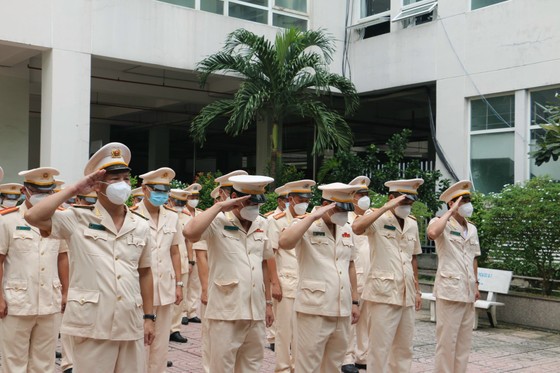 Công an TPHCM báo công dâng Bác nhân kỷ niệm 60 năm Ngày truyền thống lực lượng Cảnh sát PCCC ảnh 3
