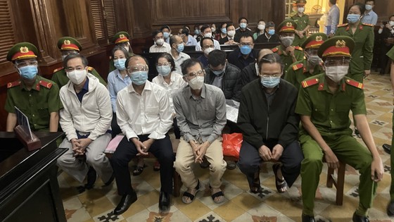 Cựu Tổng Giám đốc SAGRI Lê Tấn Hùng cùng 18 bị cáo hầu tòa ảnh 1