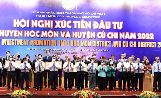 Chủ tịch nước Nguyễn Xuân Phúc: Thu hút đầu tư, tạo công ăn việc làm và giá trị bền vững cho huyện Hóc Môn, Củ Chi ảnh 3