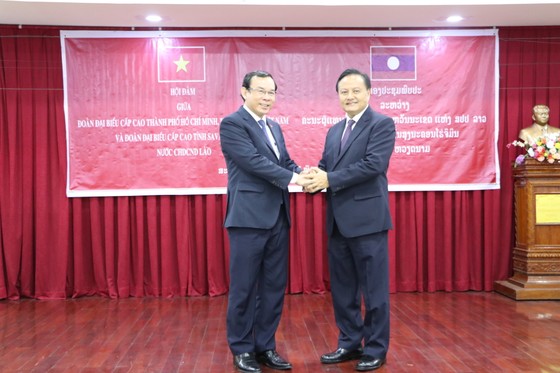 TPHCM và tỉnh Savannakhet ký kết Bản ghi nhớ hợp tác giai đoạn 2022-2025 ảnh 1