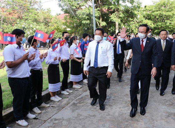 Chuyến thăm và làm việc của đoàn đại biểu cấp cao TPHCM tại Lào thành công tốt đẹp ảnh 17