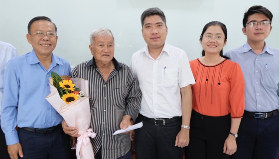 Bí thư Thành ủy TP Thủ Đức thăm hỏi gia đình chính sách, người có công ảnh 4