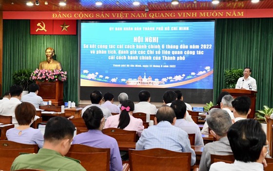 Chủ tịch UBND TPHCM Phan Văn Mãi: Tìm giải pháp, không tìm giải thích trong cải cách hành chính ảnh 1