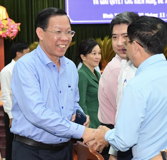 Chủ tịch UBND TPHCM Phan Văn Mãi làm việc, giải quyết nhiều kiến nghị của quận Bình Tân ảnh 3