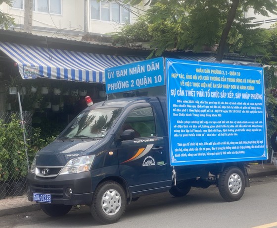 Cử tri bỏ phiếu cho ý kiến về sáp nhập đơn vị hành chính tại TPHCM ảnh 5