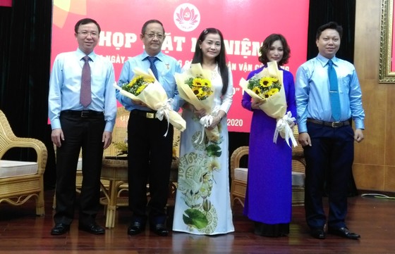 Quận 10 tuyên dương gương điển hình “Dân vận khéo” năm 2020 ảnh 1