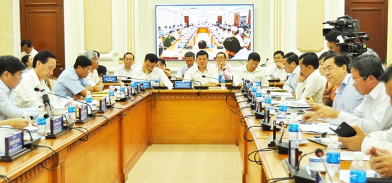 Chủ tịch UBND TPHCM Nguyễn Thành Phong nêu tên các ngành báo không đúng sự thật ảnh 1