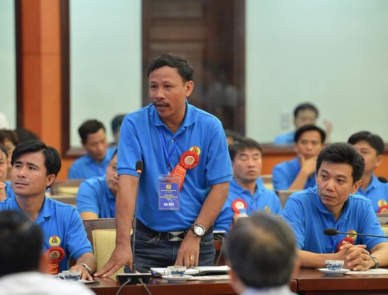 Thủ tướng Nguyễn Xuân Phúc gặp gỡ công nhân kỹ thuật cao của 7 địa phương vùng kinh tế trọng điểm ảnh 5