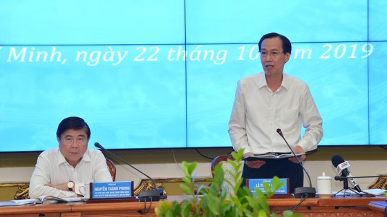 Chủ tịch UBND TPHCM Nguyễn Thành Phong: “Đừng để lúc về hưu, tự đi làm giấy tờ mới thấy dân khổ” ảnh 1