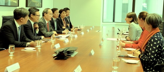 Bí thư Thành ủy TPHCM Nguyễn Thiện Nhân thảo luận chương trình hợp tác với bang New South Wales ảnh 3