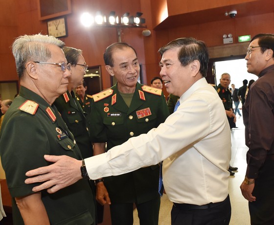 Bí thư Thành ủy TPHCM Nguyễn Thiện Nhân gặp cán bộ cao cấp quân đội nghỉ hưu ảnh 2