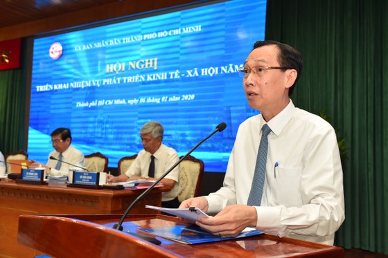 Chủ tịch UBND TPHCM Nguyễn Thành Phong: Kéo giảm ùn tắc giao thông và ô nhiễm môi trường ảnh 3
