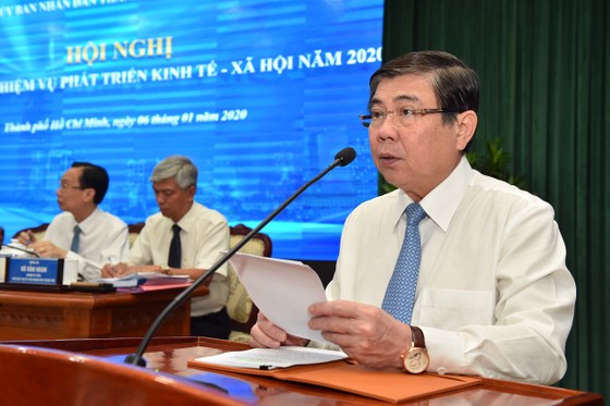 Chủ tịch UBND TPHCM Nguyễn Thành Phong: Kéo giảm ùn tắc giao thông và ô nhiễm môi trường ảnh 1