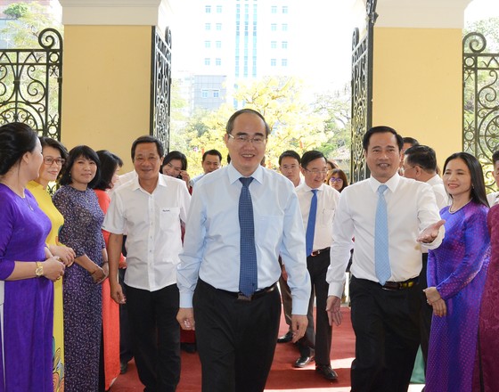 Bí thư Thành ủy TPHCM Nguyễn Thiện Nhân thăm, chúc Tết đơn vị quân đội, tòa án ảnh 2