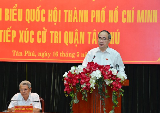 Bí thư Thành ủy TPHCM Nguyễn Thiện Nhân kiểm tra thực tế vi phạm xây dựng tại Bình Chánh ảnh 1