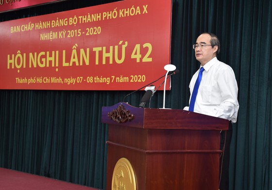 Bí thư Thành ủy TPHCM Nguyễn Thiện Nhân: Hỗ trợ để doanh nghiệp không bị phá sản ảnh 1