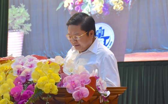 Bí thư Thành ủy Nguyễn Văn Nên yêu cầu đẩy mạnh chuyển đổi số để giảm phiền hà cho người dân ảnh 2