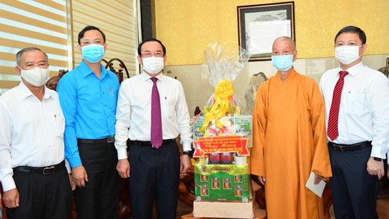 Bí thư Thành ủy TPHCM Nguyễn Văn Nên thăm, chúc mừng Đại lễ Phật đản ảnh 3