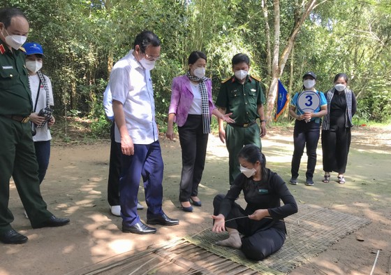 Bí thư Thành ủy TPHCM Nguyễn Văn Nên cùng lực lượng tuyến đầu tham quan Củ Chi - Tây Ninh ảnh 2