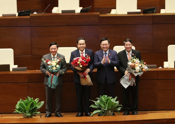 Quốc hội phê chuẩn Nghị quyết về 3 Phó Chủ tịch Quốc hội mới ảnh 1