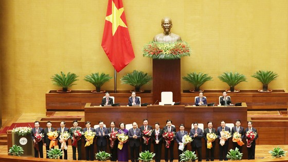 Hai Phó Thủ tướng và 12 Bộ trưởng vừa được Quốc hội phê chuẩn ảnh 3
