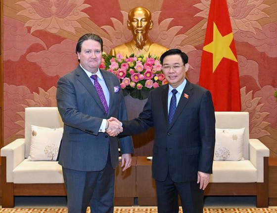 Chủ tịch Quốc hội Vương Đình Huệ tiếp Đại sứ Hoa Kỳ tại Việt Nam Marc E. Knapper ảnh 1