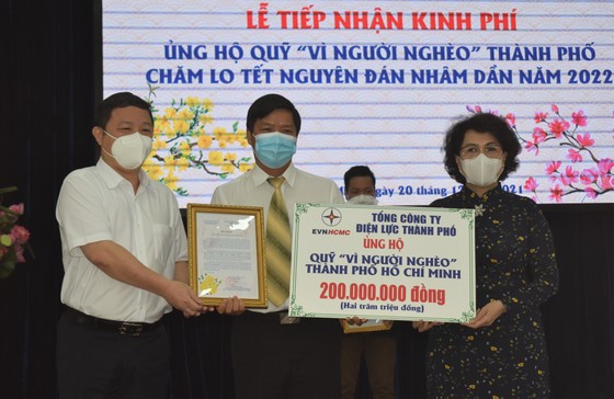 TPHCM tiếp nhận gần 56 tỷ đồng chăm lo Tết Nhâm Dần 2022 ảnh 2