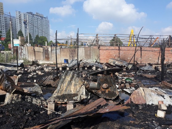 VIDEO: Hỏa hoạn thiêu rụi khu lán tạm của công nhân ảnh 8