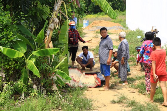 Đã tìm thấy thi thể 2 trong số 3 nạn nhân vụ chìm sà lan trên sông Đồng Nai ảnh 1
