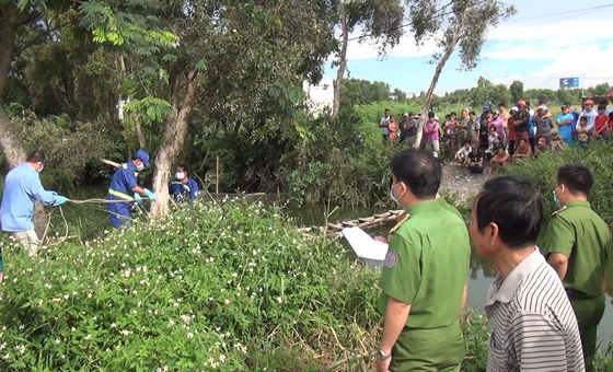  ​Phát hiện thi thể người đàn ông dưới kênh số 1 ở quận Bình Tân ảnh 2