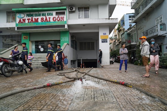 Đi trong cơn mưa từ quận Bình Tân về Bình Chánh, nam thanh niên bị nước cuốn mất tích ảnh 30