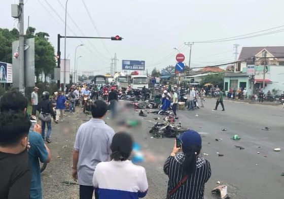 Vụ tai nạn kinh hoàng ở Long An: Tài xế khai gì? ảnh 1