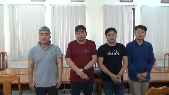 Triệt phá sòng bạc Poker 'khủng' do nhóm người Hàn Quốc điều hành ở TPHCM ảnh 1