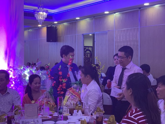 Xuân kết nối yêu thương, Saigontourist Group trao 154 phần quà tết cho người lao động ảnh 4
