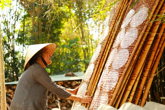 Trăm năm làng nghề bánh tráng An Ngãi ảnh 14